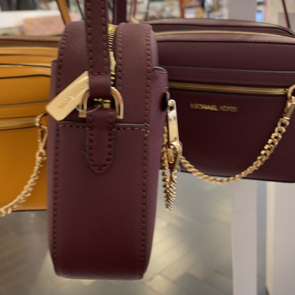 Michael Kors Jet Set Item Large East West Zip Chain Merlot Crossbody Bag
leather - Picture 14 of 16